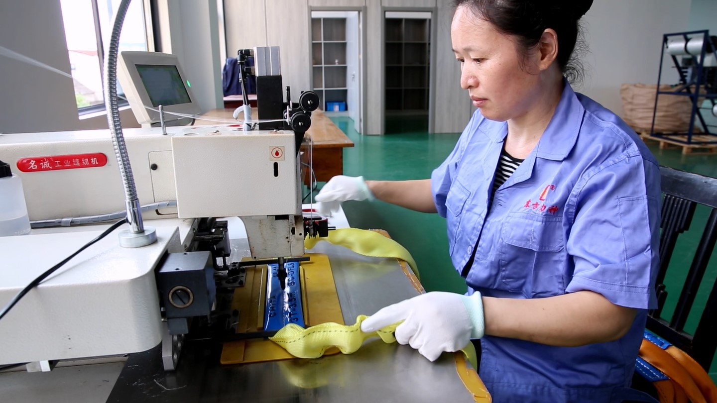 Industrial computer sewing machine